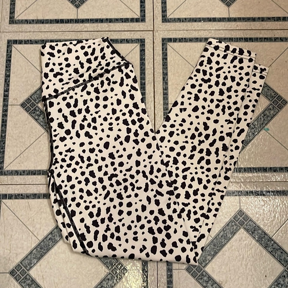 Balance Athletica Snow Leopard Kingdom leggings